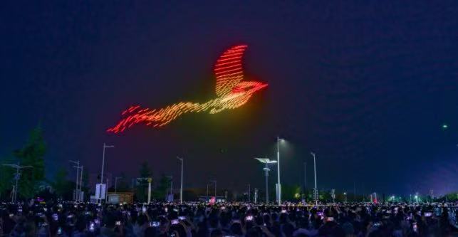 無人機表演屬于低空經(jīng)濟的一部分，圖源央廣網(wǎng).jpg